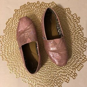 Toms Pink Glitter Metallic Shoes (S7)
